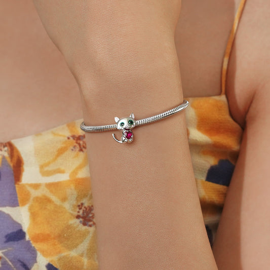 Gnoce Cat Embraces Heart Gem Charm_5