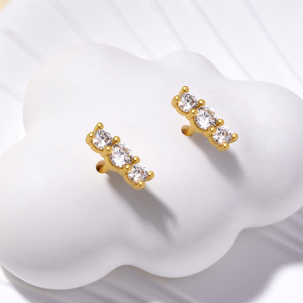 Gnoce Stacked Diamond Stud Earrings_4